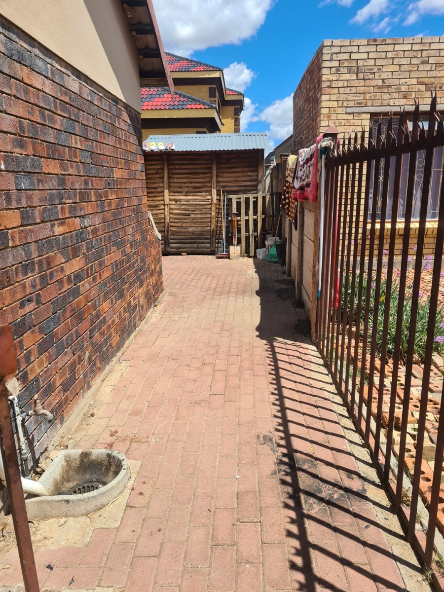To Let 3 Bedroom Property for Rent in Ehrlich Park Free State